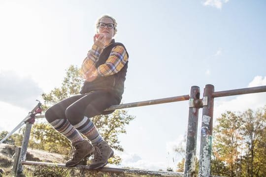 Zum Schutz vor Zecken darf man die Socken guten Gewissens über die Hosenbeine ziehen.