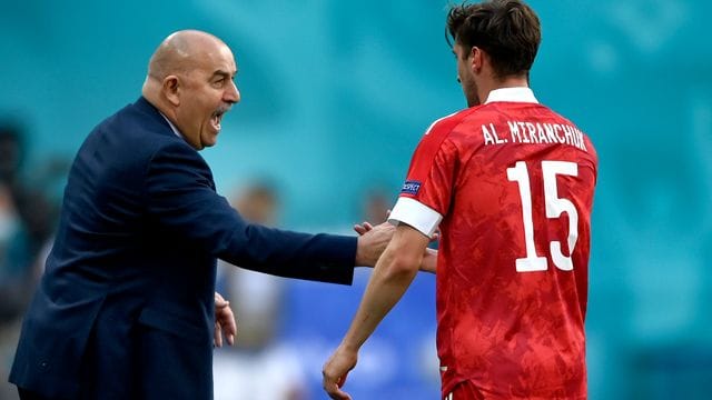 Trainer Stanislaw Tschertschessow konnte sich über eine deutliche Verbesserug im Spiel der Sbornaja freuen.