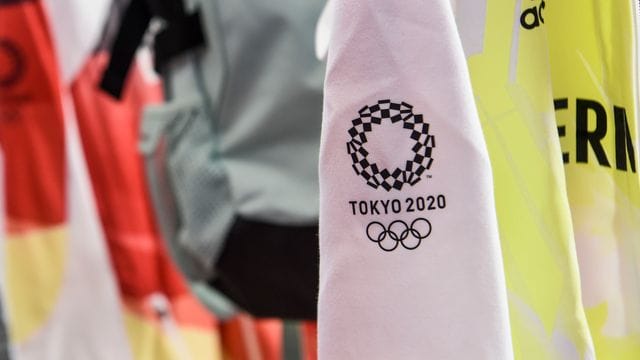 Japan hebt einen Monat vor Beginn der Olympischen Spiele in Tokio den Corona-Notstand für Tokio auf. Japan hebt einen Monat vor Beginn der Olympischen Spiele in Tokio den Corona-Notstand für Tokio auf.