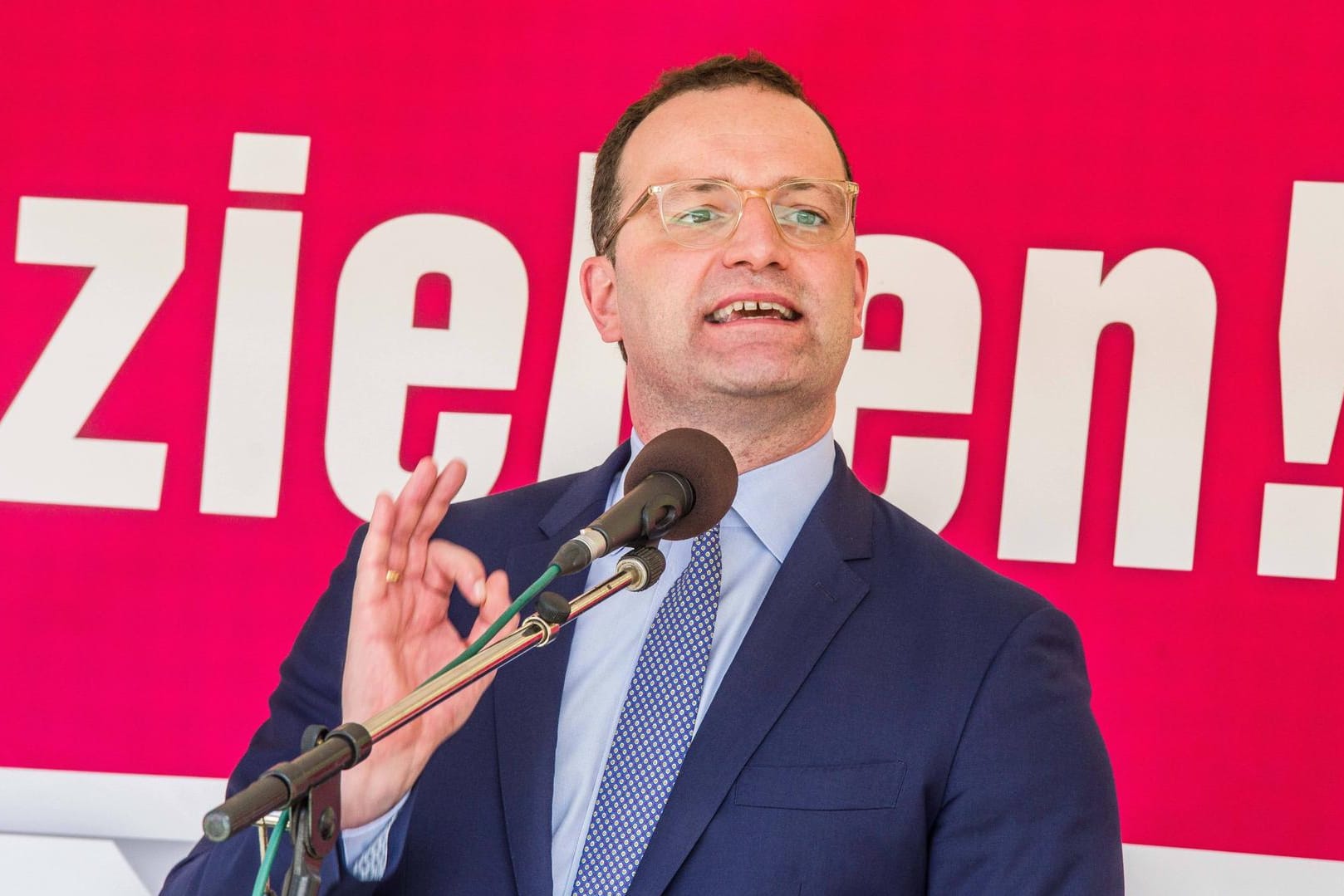 Jens Spahn: Der Gesundheitsminister verteidigt sich in Bezug auf Kritik bei der Maskenbeschaffung.