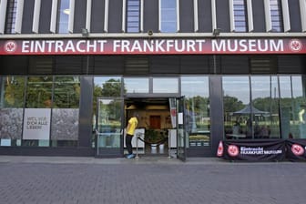 Der Eingang des Eintracht Frankfurt Museums (Archivbild): An den Führungen können bis zu 15 Personen teilnehmen.