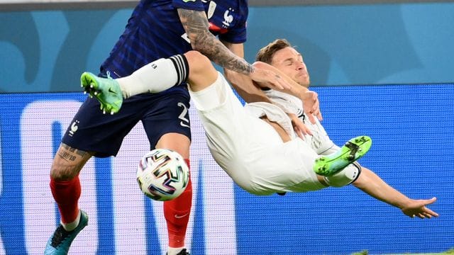 Sieht sich nach dem Sieg gegen die DFB-Elf gut gewappnet für die Partie Frankreichs in Ungarn: Lucas Hernandez (l).