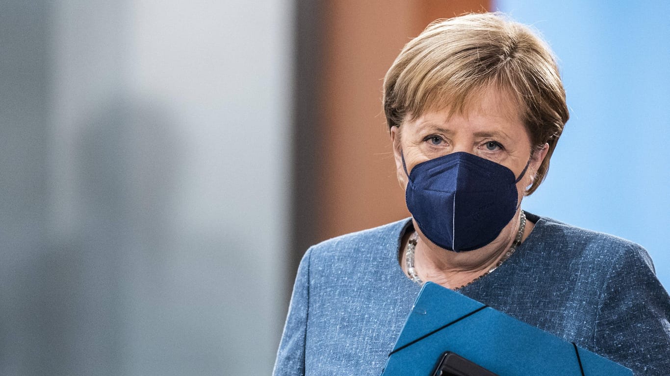 Angela Merkel: Nur Helmut Kohl bekleidete bislang länger das Amt des Bundeskanzlers.