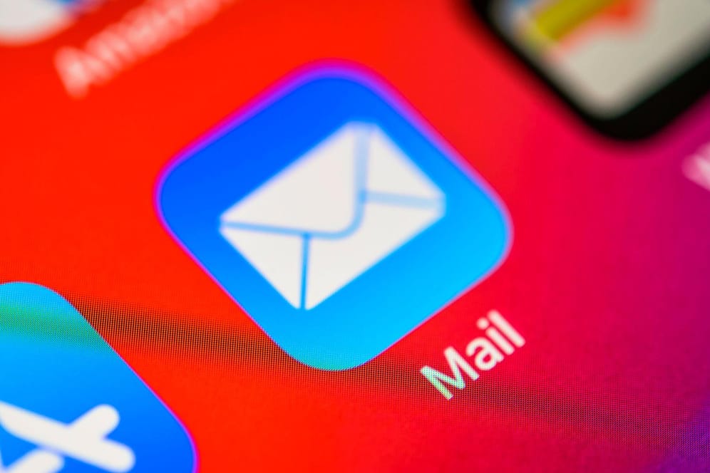 Die Mail-App von Apple (Symbolbild): Wer E-Mails schreibt, sollte aufpassen, welche persönliche Details er preisgibt.