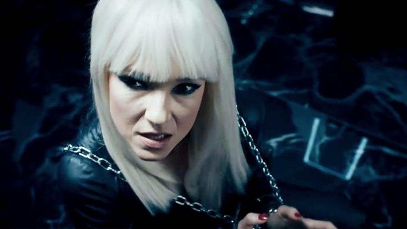 Carolin Kebekus tritt als "Lady Gender Gaga" auf.