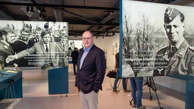 Ausstellungseröffnung "Schmidt! Demokratie Leben“