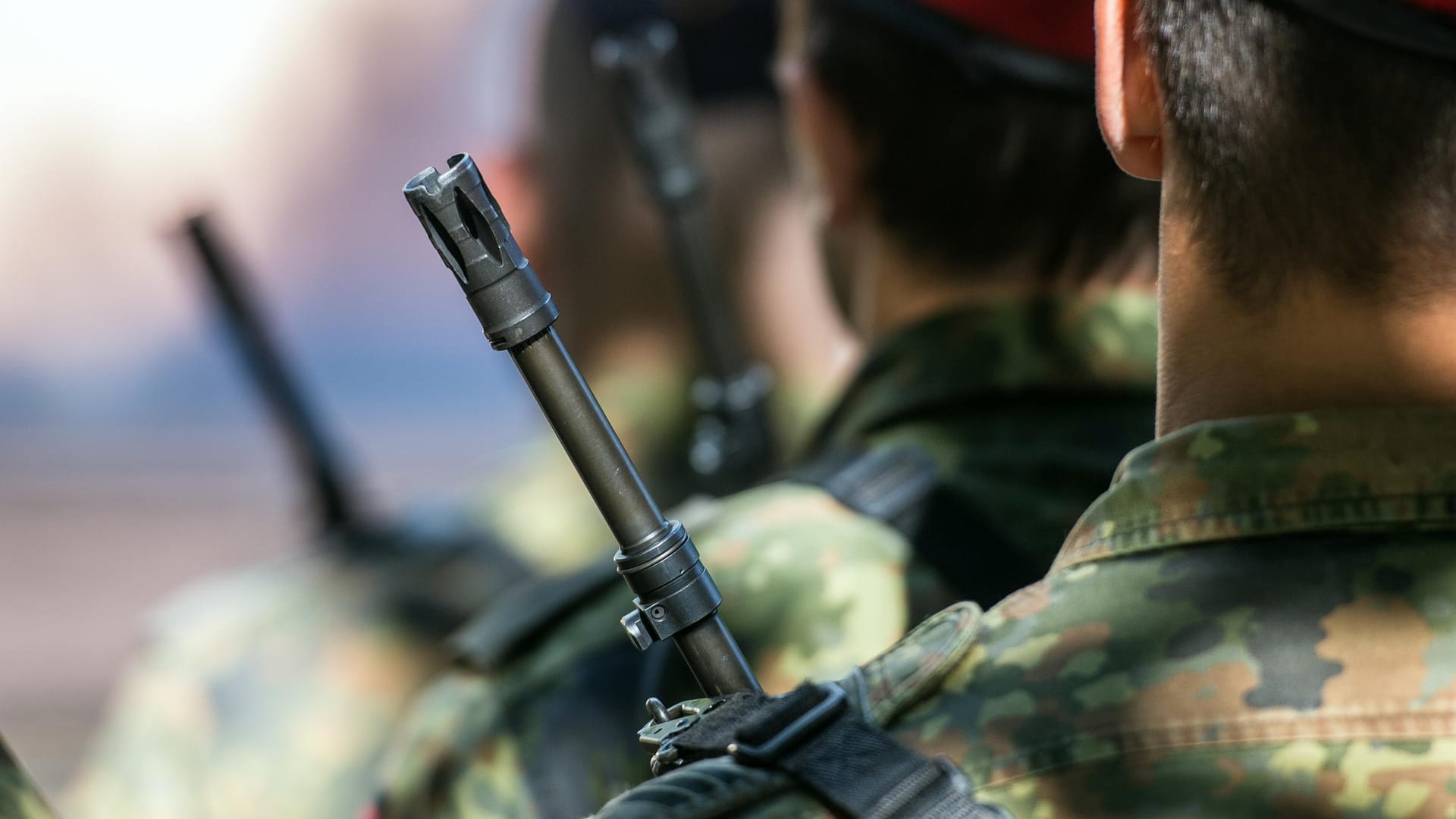 Deutsche Soldaten: In Litauen sollen Bundeswehrsoldaten Tiergeräusche imitiert haben, als ein schwarzer Soldat aus Frankreich an ihnen vorbeilief. (Symbolfoto)