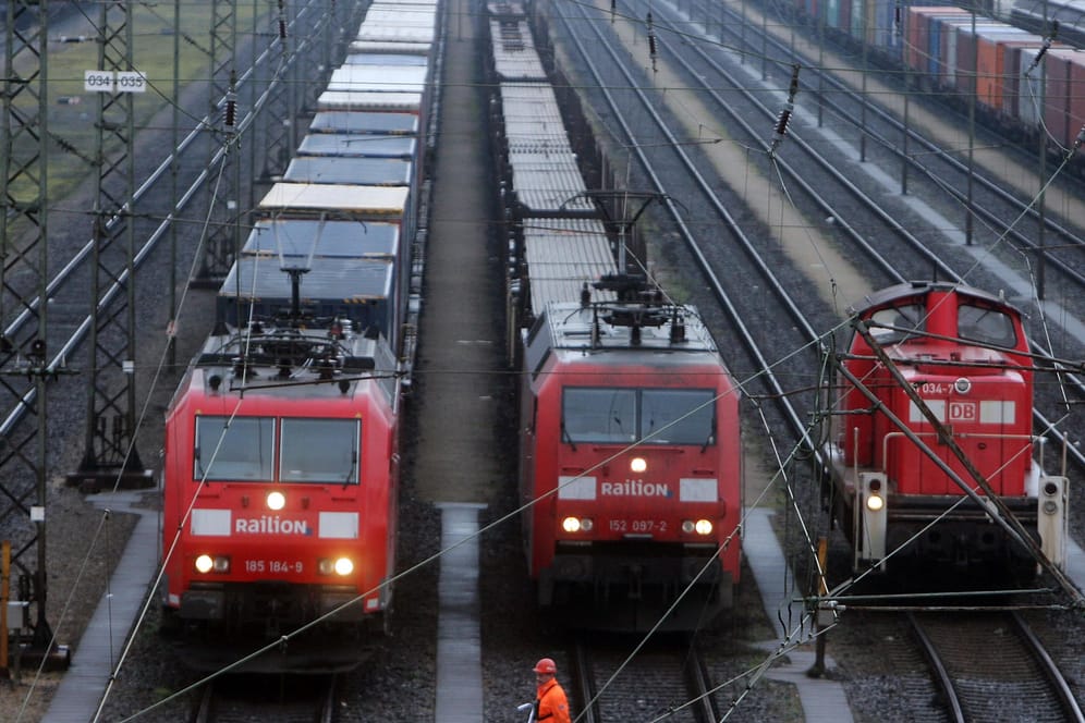 Keinen Stillstand (Symbolbild): Die Deutsche Bahn fordert die GDL auf, weiter nach einer Lösung am Verhandlungstisch zu suchen, anstatt zu streiken.