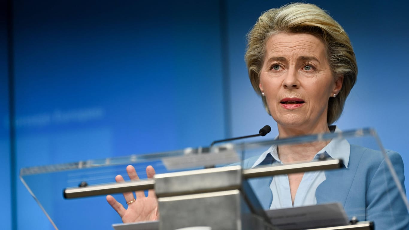 EU-Kommissionspräsidentin Ursula von der Leyen will Ungarns absurdes Gesetz "überprüfen".