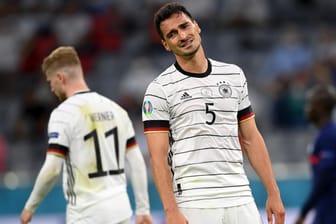 Untröstlicher DFB-Routinier: Mats Hummels' Eigentor entschied die Partie gegen Frankreich.