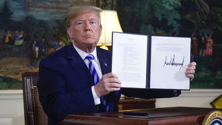 Donald Trump verkündete im Jahr 2018 den Ausstieg der USA aus dem Atomabkommen mit dem Iran.