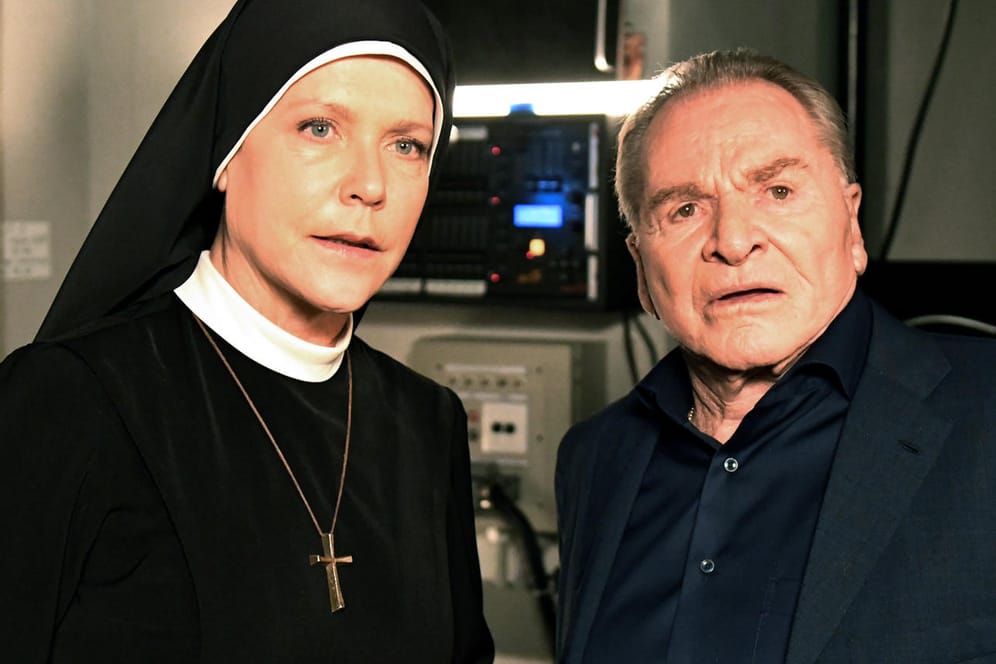 Janina Hartwig und Fritz Wepper in "Um Himmels Willen": Die ARD-Serie ging in dieser Woche zu Ende.
