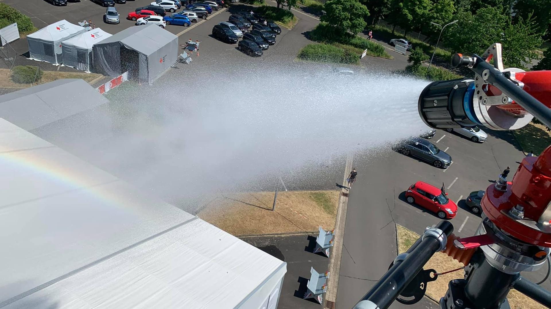 Abkühlung von oben: In dem Zentrum herrschten zuvor Temperaturen von 38 Grad.