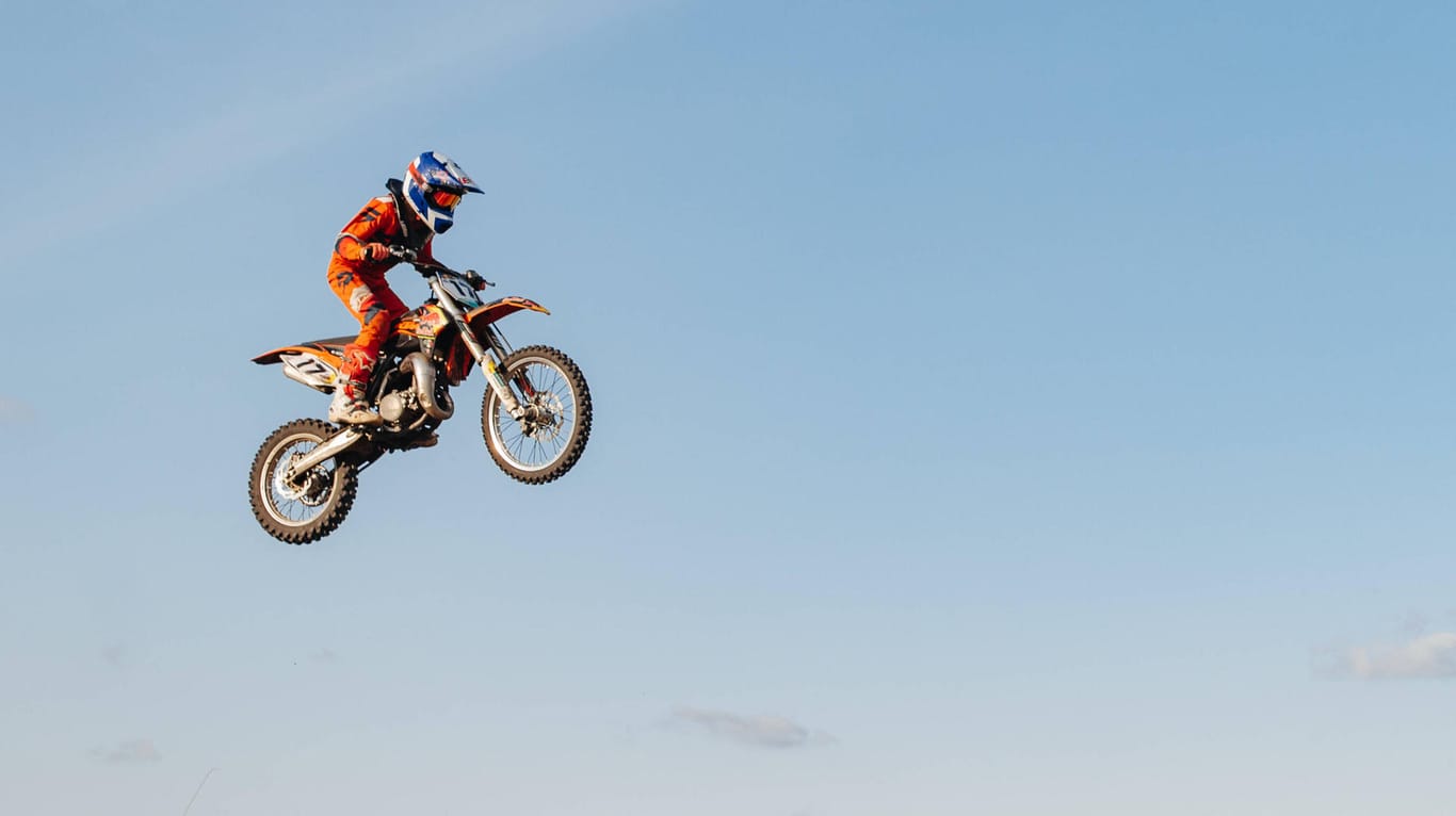 Motocross-Stunt (Archivbild): Angeblich wollte Harvill versuchen, einen neuen Rekord für den weitesten Sprung von einer Rampe aufzustellen.
