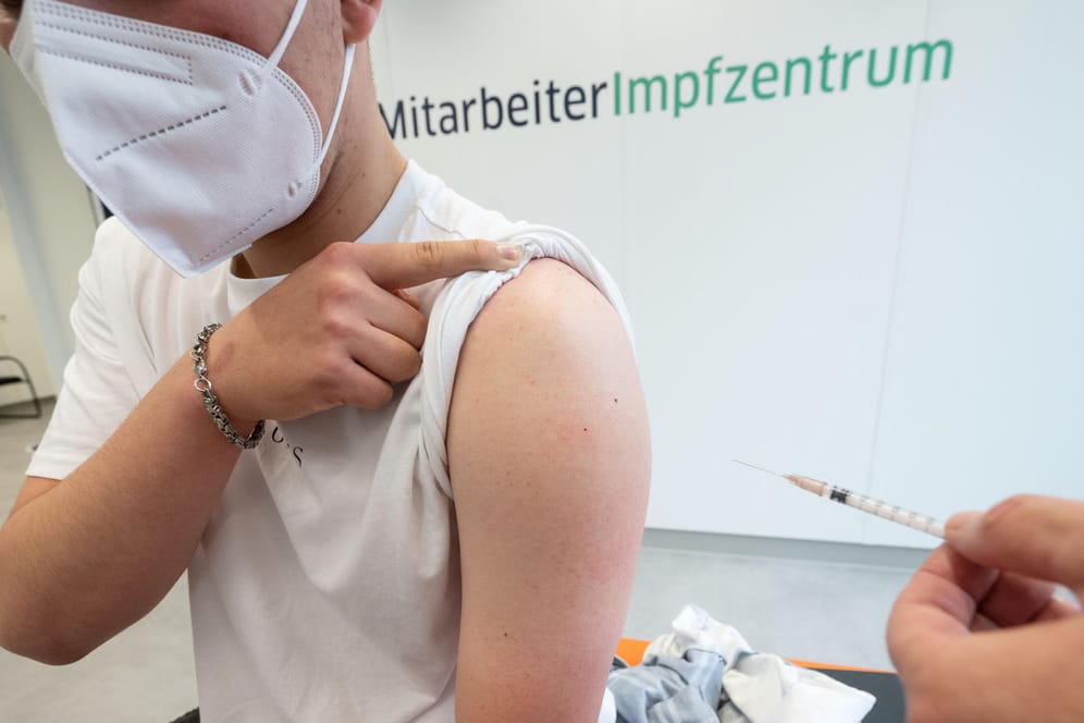 Corona-Impfung: Mehrere Laboruntersuchungen zeigen, dass die Delta-Variante offenbar resistenter gegen Impfstoffe ist als andere.