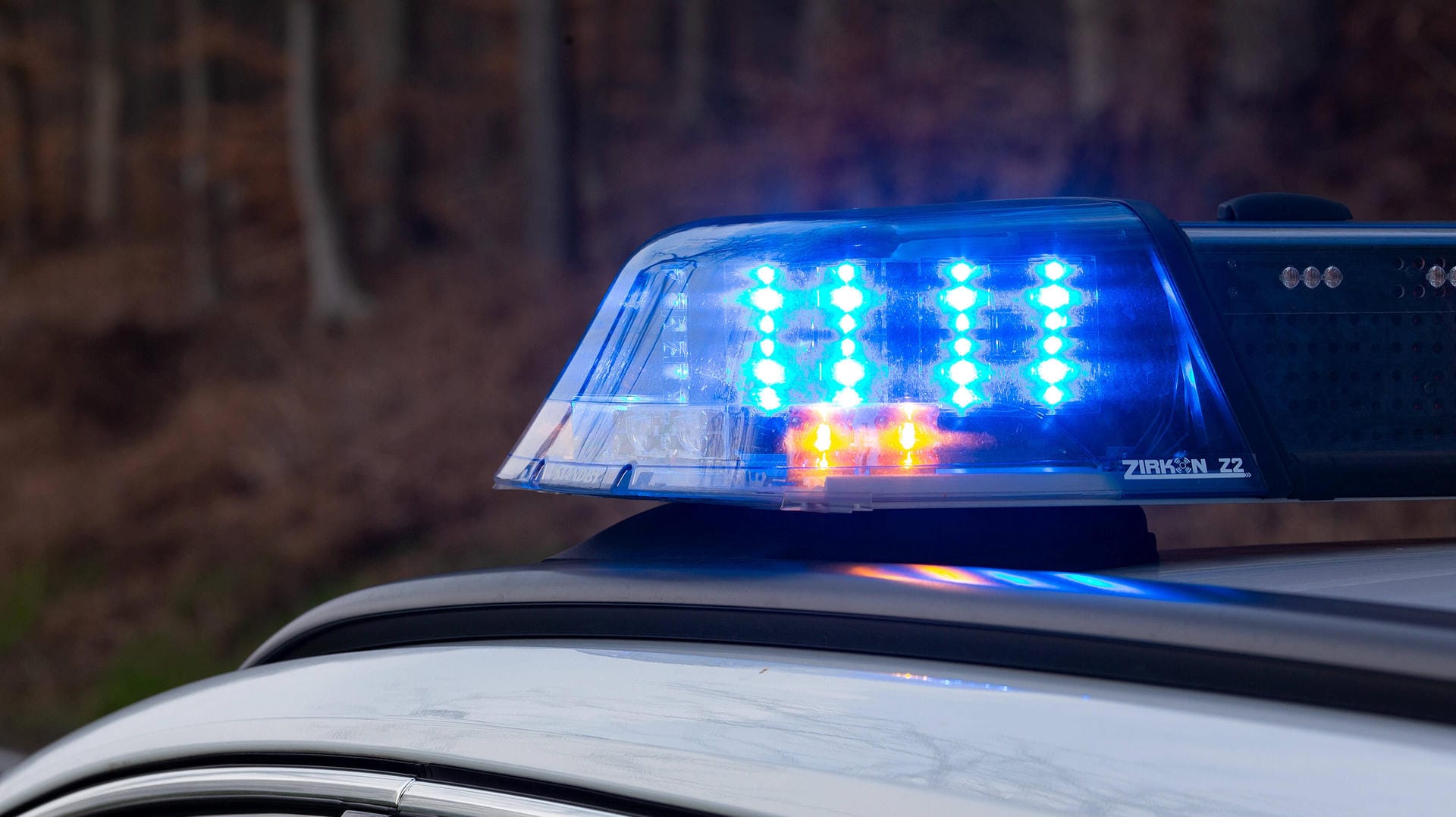 Bislang gebe es keine Hinweise auf ein Fremdverschulden, teilte die Polizei mit. Bislang gebe es keine Hinweise auf ein Fremdverschulden, teilte die Polizei mit.