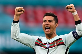 Stürmer-Star Cristiano Ronaldo jubelt über einen Sieg mit Portugal.