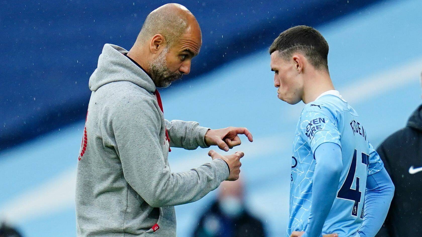 Pep Guardiola (l.) brachte Phil Foden auf eine neue Stufe.