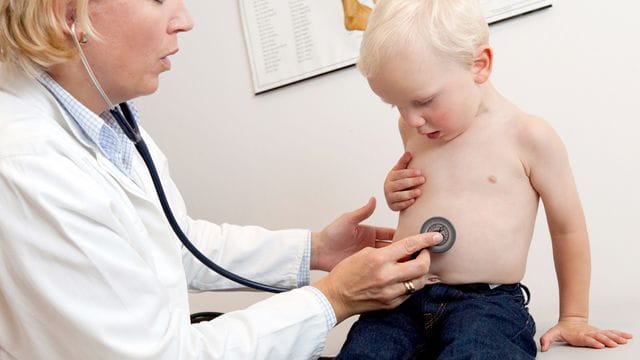 Gab es in der Familie frühe Herzinfarkte, sollte die Kinderärztin davon wissen. Gab es in der Familie frühe Herzinfarkte, sollte die Kinderärztin davon wissen.