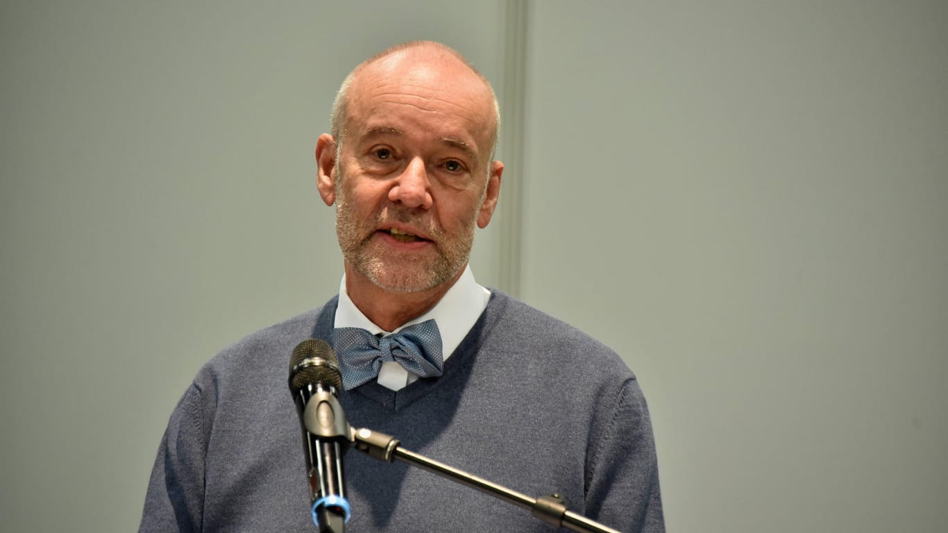 Dr. Jürgen Zastrow, Vorsitzender der Kreisstelle Köln der Kassenärztlichen Vereinigung (Archivbild): Der Leitende Impfarzt für Köln befürchtet einen Wiederanstieg der Inzidenzen.