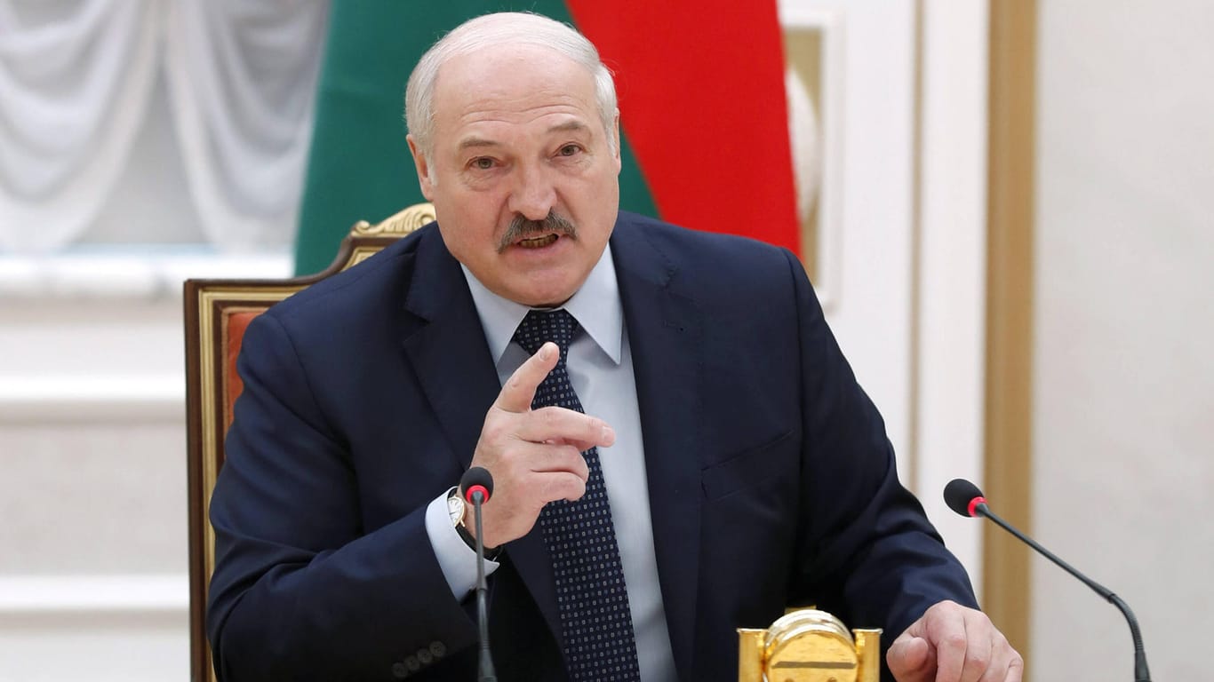 Alexander Lukaschenko: Die belarussische Regierung steht wegen der erzwungenen Landung eines Flugzeugs international in der Kritik.