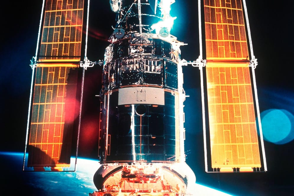 Das Weltraumteleskop Hubble funkt seit 1990 Bilder aus dem All (Archivbild). Jetzt bereitet ein Computer Probleme.