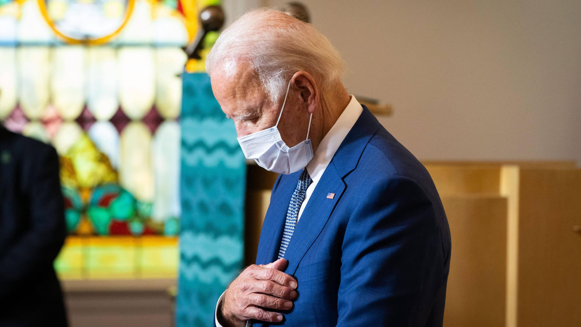 Joe Biden bei einem Kirchenbesuch in Wisconsin (Archivbild). Die amerikanischen Bischöfe wollen ihm und anderen Prominenten die Kommunion verwehren.