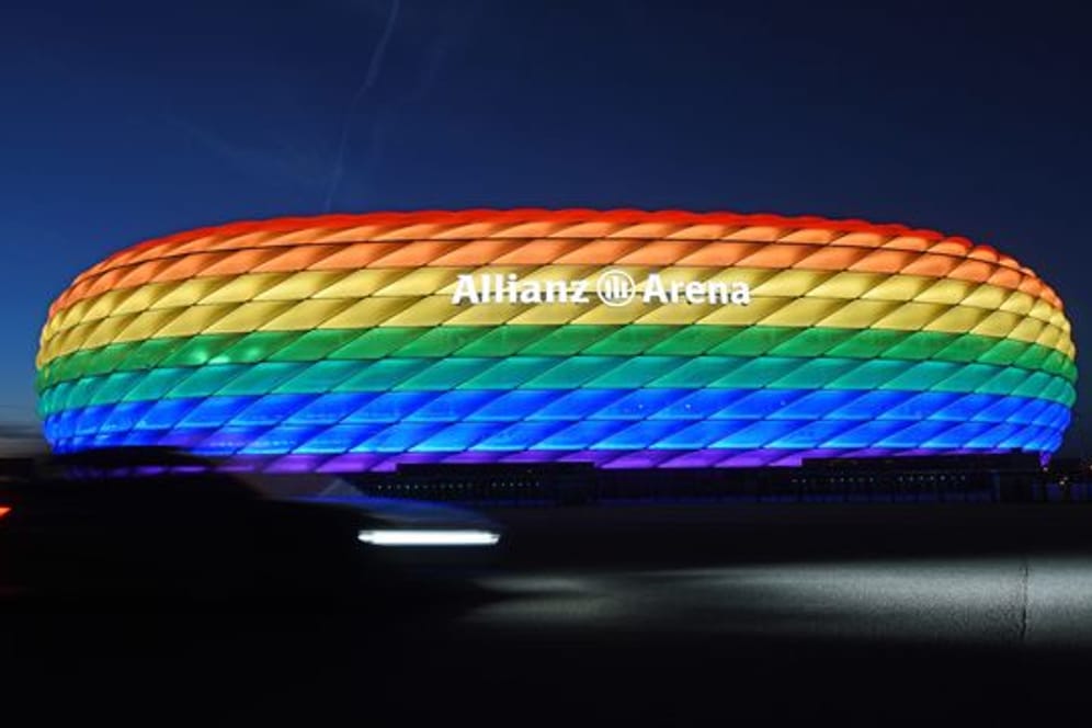 Das Münchner EM-Stadion in Regenbogenfarben
