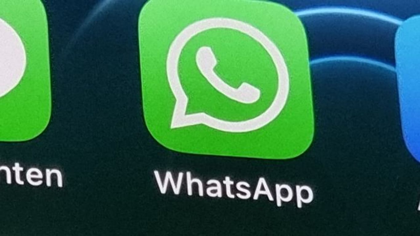 Trotz Datenschutz-Debatten bleiben viele Nutzerinnen und Nutzer WhatsApp treu.