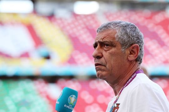 Portugals Trainer Fernando Santos während eines Interviews.