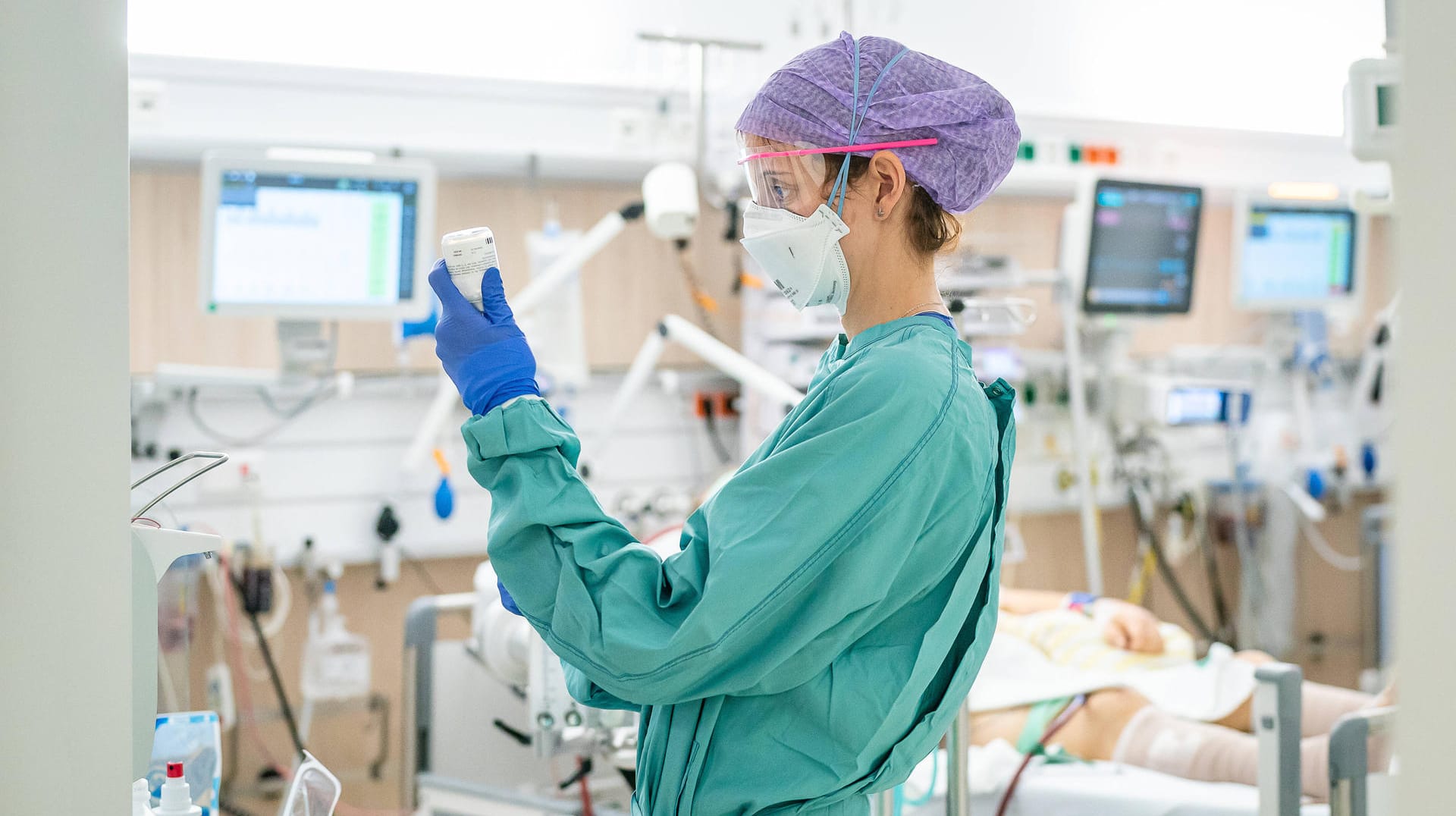 Intensivstation in der Uniklinik Dresden: Die Belegungszahlen sinken bundesweit.