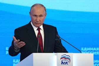 Wladimir Putin: Der russische Präsident hat seine Spitzenkandidaten für die kommende Dumawahl bekannt gegeben.