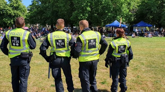 Gegner der Corona-Maßnahmen demonstrieren in Hannover