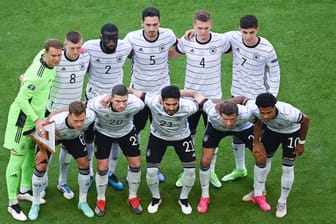 Die deutsche Mannschaft vor dem Anpfiff gegen Deutschland.