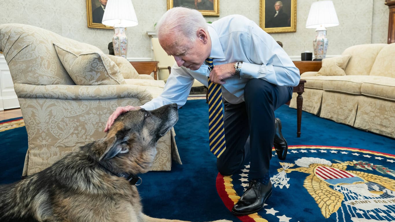 Joe Biden und Champ im Oval Office: "In unseren freudigsten Momenten und an unseren kummervollsten Tagen war er bei uns."