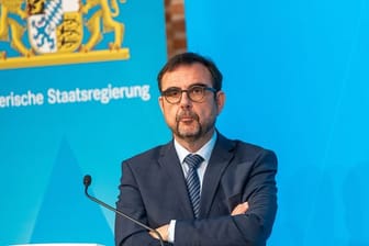 Klaus Holetschek (CSU) ist der Gesundheitsminister von Bayern.