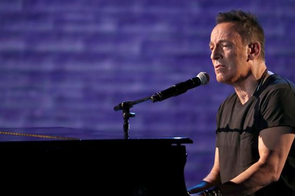 Bruce Springsteen, US-amerikanischer Musiker, tritt während der Verleihung der 72.