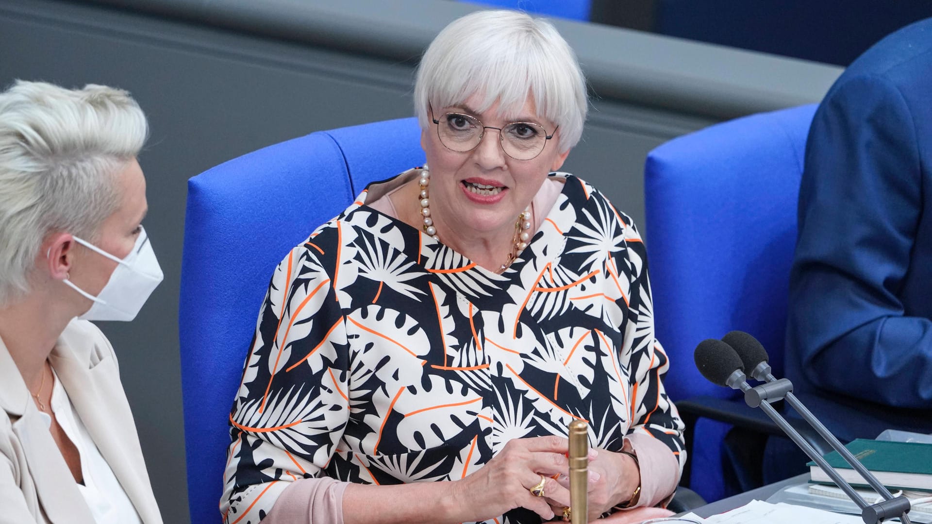 Claudia Roth: "Man kann nicht mehr nur von Einzelfällen sprechen."