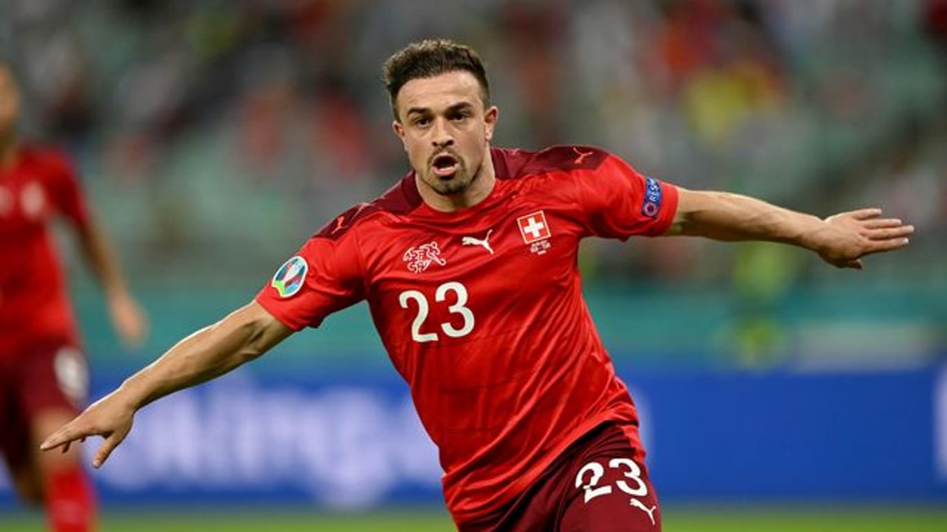 Xherdan Shaqiri aus der Schweiz bejubelt sein Tor zum 3:1 gegen die Türkei.