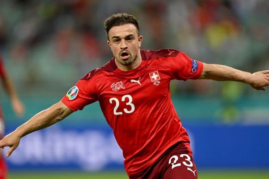 Xherdan Shaqiri aus der Schweiz bejubelt sein Tor zum 3:1 gegen die Türkei.