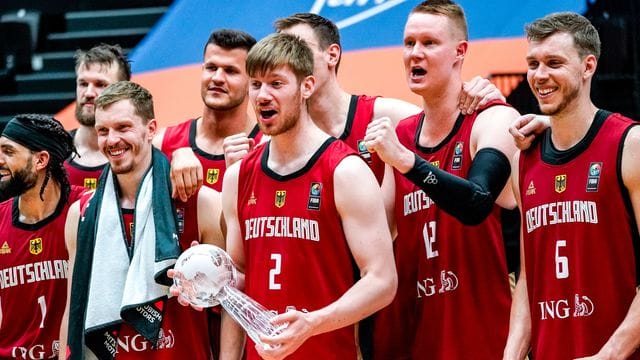 Die deutschen Basketballer gewannen in Hamburg den Supercup.