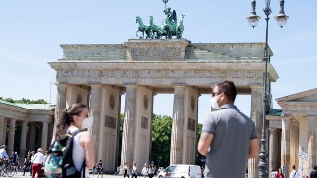 Touristen am Brandenburger Tor Touristen am Brandenburger Tor