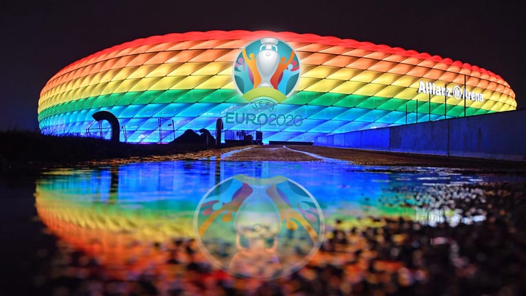 Die Allianz Arena in Regenbogenfarben: FDP-Politiker Papke hatte Kritik an der Aktion geäußert.