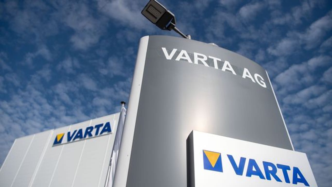 Das Varta-Logo an einem Werk der Varta AG