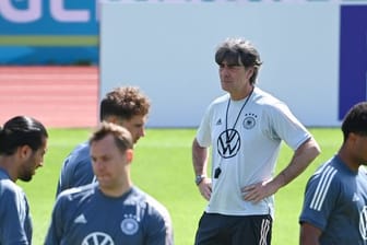 Bundestrainer Joachim Löw wird vor dem Spiel gegen Ungarn bei den erprobten Abläufen bleiben.