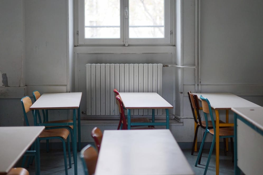Leerer Klassenraum: In Bayern beginnt der Prozess um eine mögliche Vergewaltigung zwischen zwei Mitschülern (Symbolfoto).