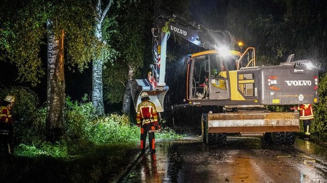 Aufräumarbeiten nach dem Sturm