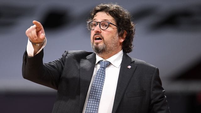 Trainer Andrea Trinchieri hat seinen Vertrag bei den Bayern verlängert. Trainer Andrea Trinchieri hat seinen Vertrag bei den Bayern verlängert.