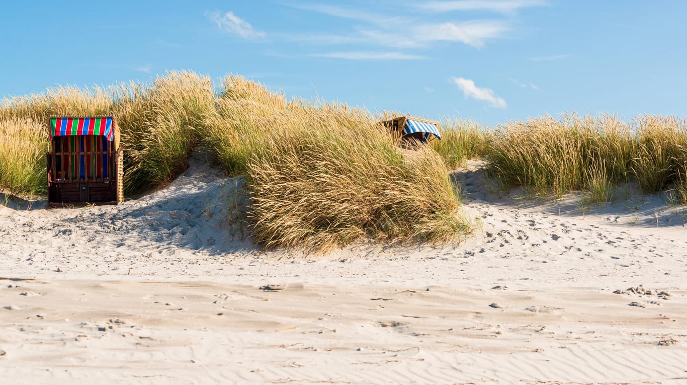 Heidkate: In den Strandkörben in den Dünen können Sie es sich gemütlich machen.