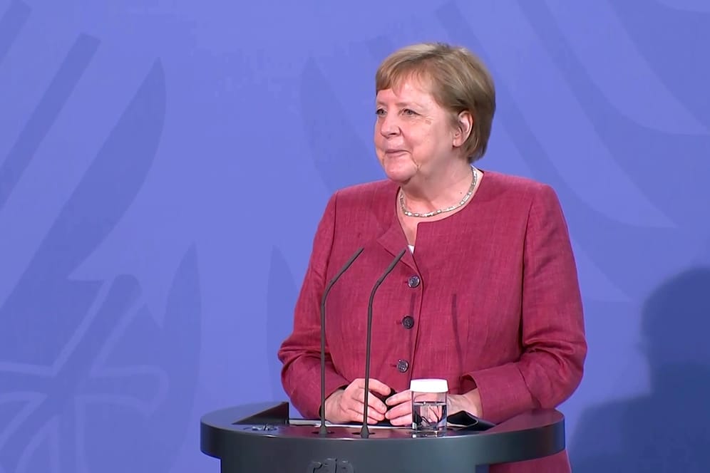 Merkel spricht über Probleme mit Italien beim Fußball